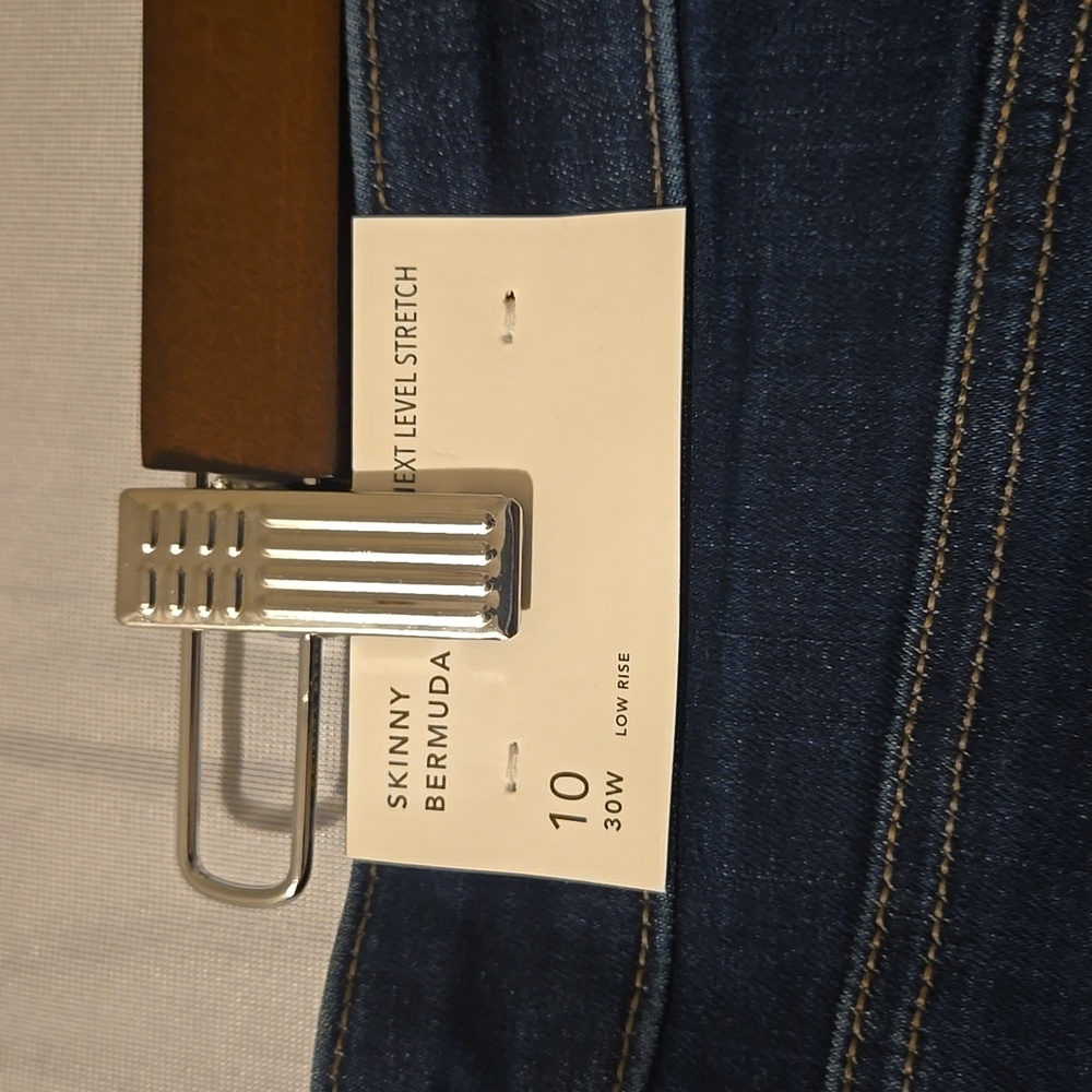 Womens American Eagle Skinny Bermuda Shorts Size 10 NWT - Picture 3 of 9